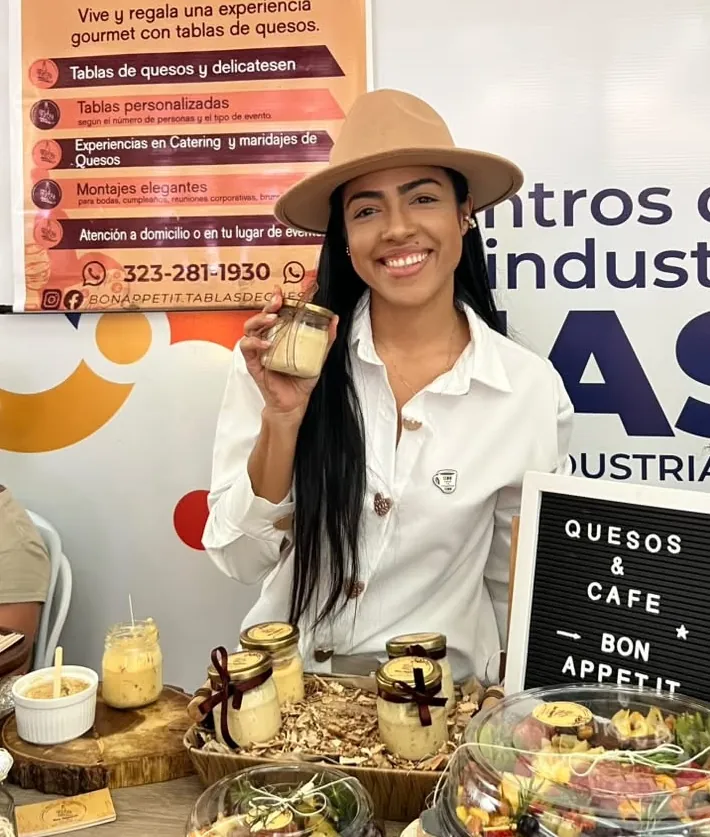 Mónica Paola Bruges Arias, BON APPETIT